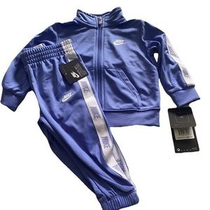 NWT Nike Baby Logo Taping Full Zip Jacket & Jogger Pant Tricot 2 Piece Set 12mo
